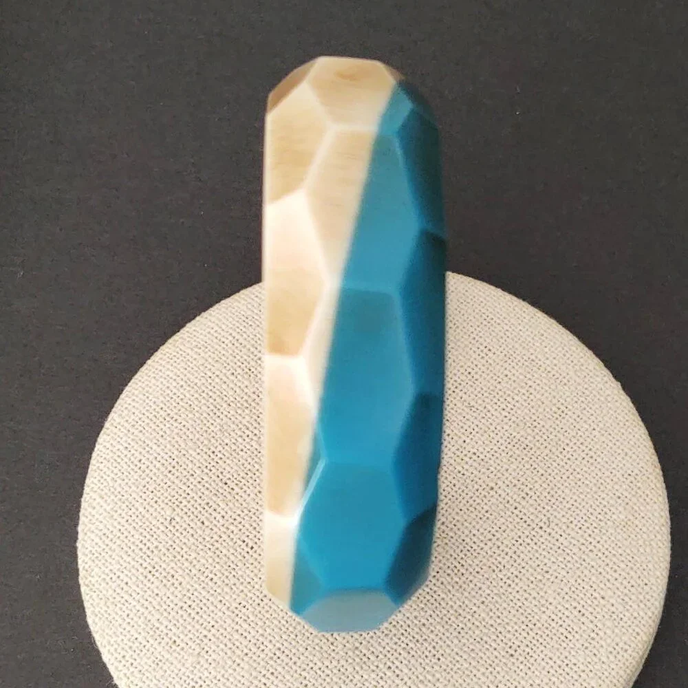Blue and beige faceted resin bangle